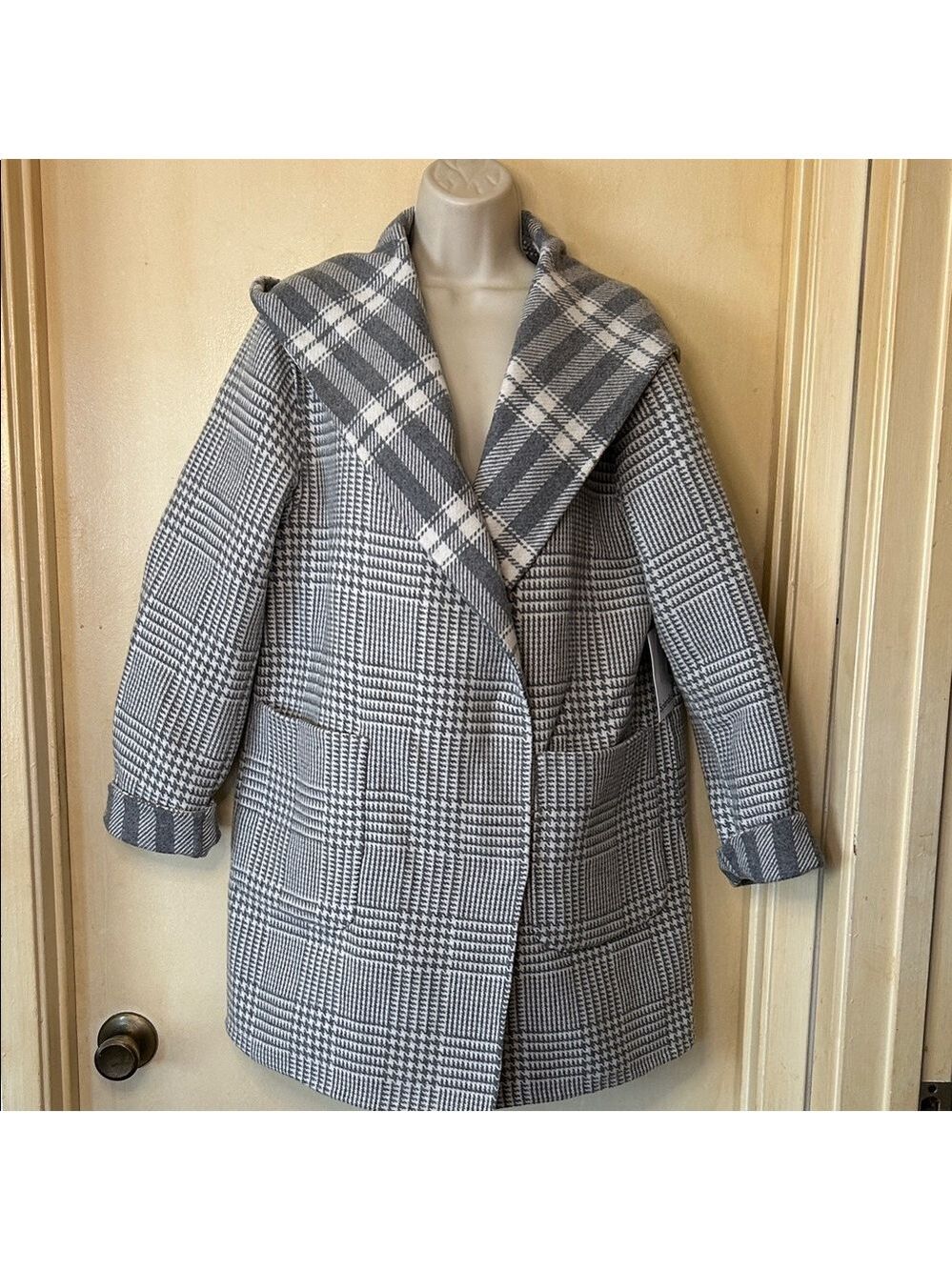 Splendid Reversible Gray and White Plaid Pea Coat size S